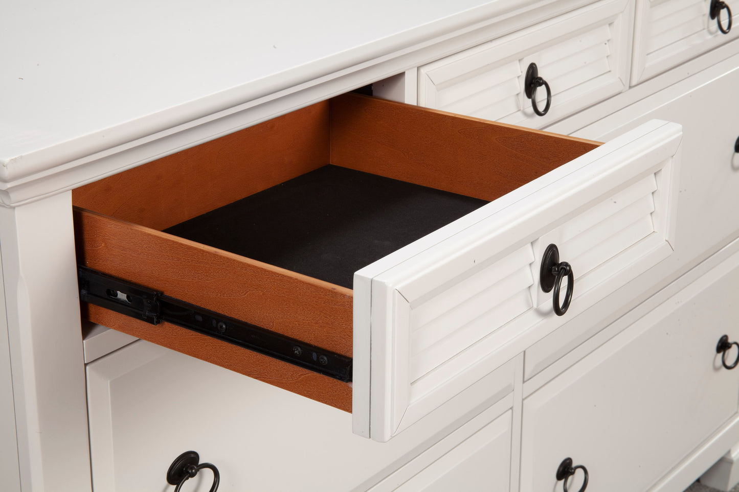 Winchester 7 Drawer Dresser, White