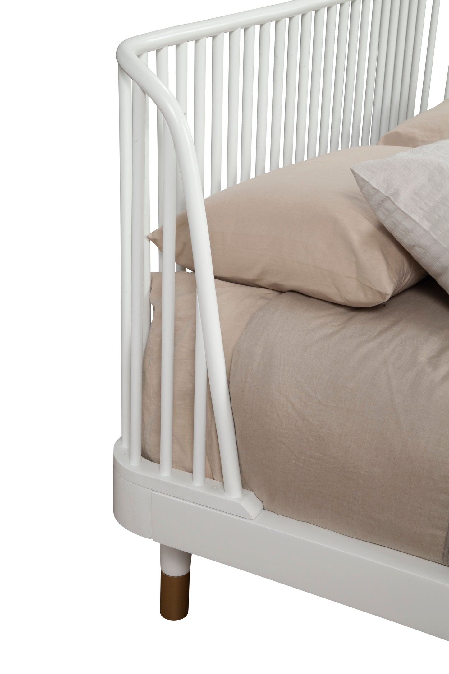 Madelyn Standard King Slat Back Platform Bed
