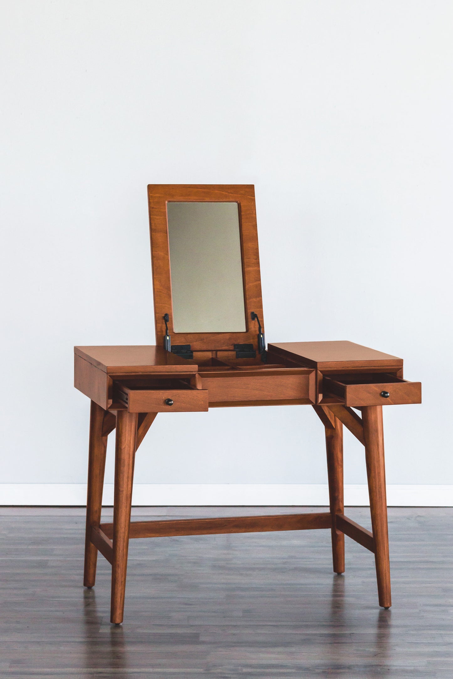 Flynn Bedroom Vanity, Chestnut