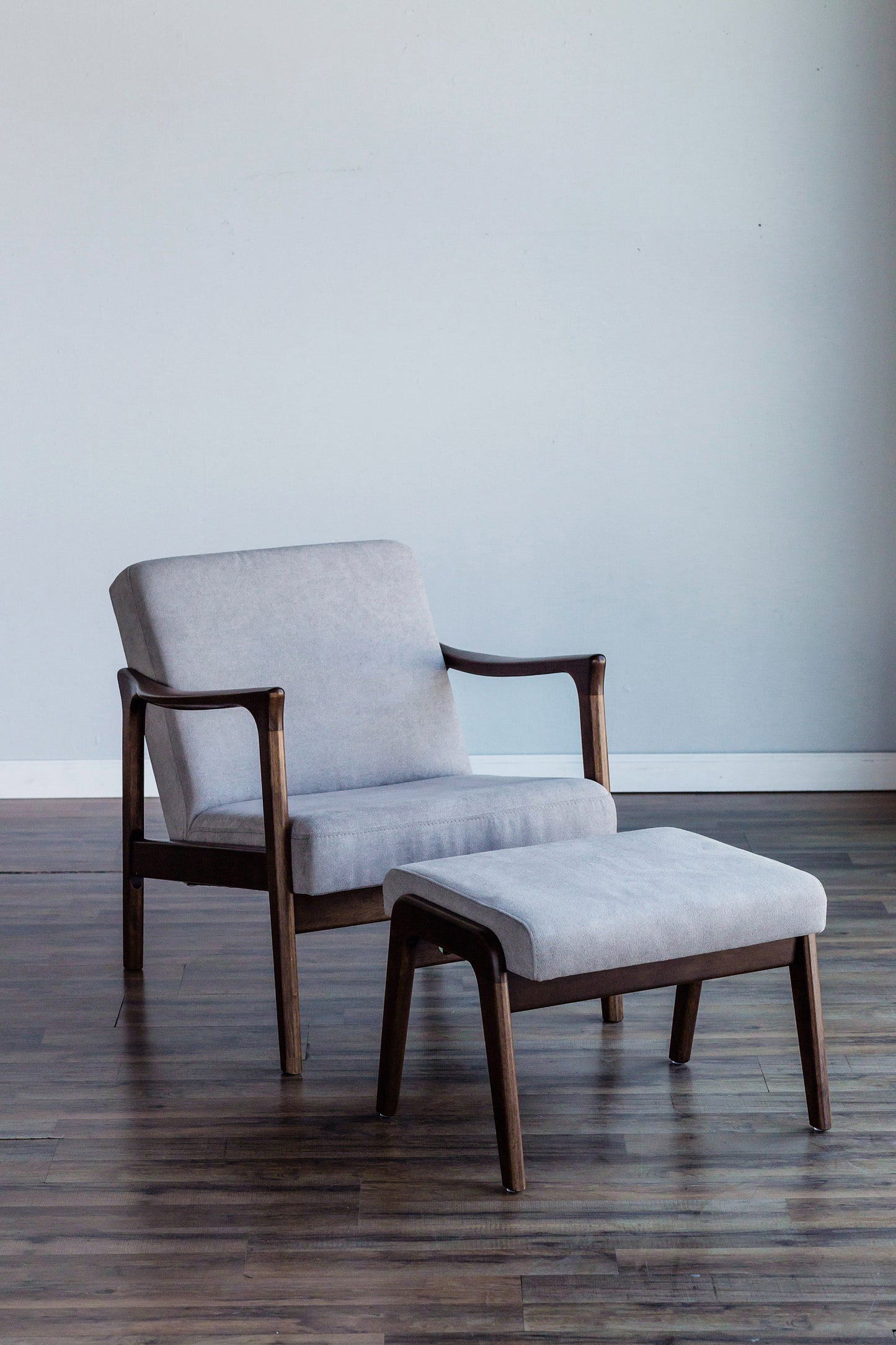 Zephyr Lounge Chair, Light Grey