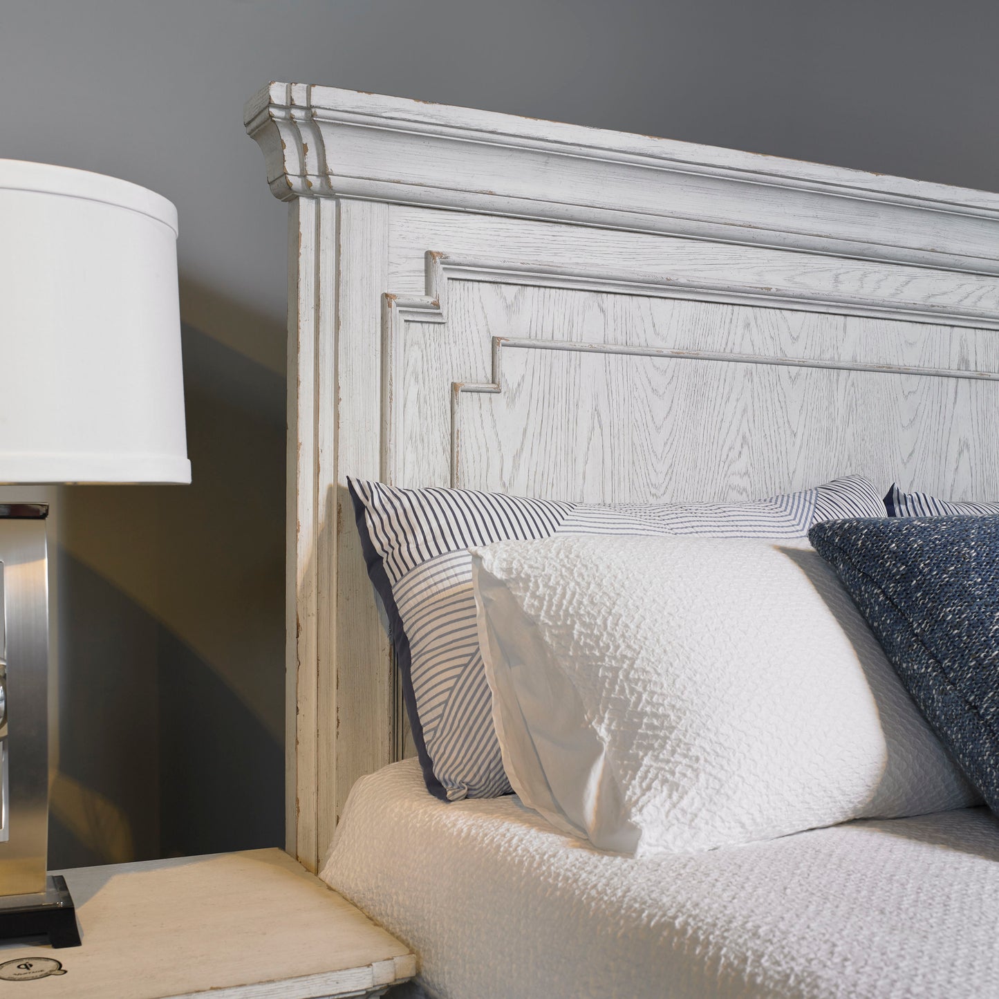 Clara Queen Panel Bed